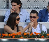 «Тримаєш за дурнів мільйони людей?»: колишню Роналду знищують за недолуге виправдання букви Z  