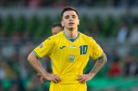 Блогер: «Є спокуса замінити Зінченка, але Шапаренко в матчах «Динамо» поки ще видихається після 70-ї хвилини»