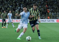 «Фенербахче» – «Динамо»: Шапаренко отримав травму і залишив поле на ношах