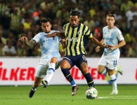 «Він - крейзі-мен». Журналіст відзначив поведінку захисника «Динамо» у матчі з «Фенербахче»