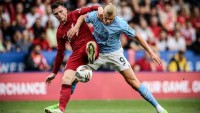 Холанд з кількох метрів не влучив у напівпорожні ворота «Ліверпуля»: відео епічного моменту