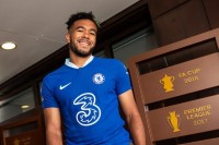 Офіційно: «Челсі» продовжив контракт із захисником збірної Англії