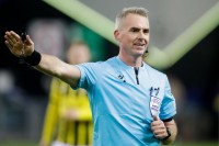 «Динамо» - АЕК: арбітри. Рефері у полі вже судив «Динамо» і вилучав Хачеріді