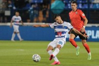 Голкіпер підставив. Український захисник забив курйозний автогол у Європі