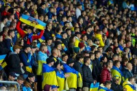 «Шахтар» – «Реал»: фанати влаштували крутий флешмоб з прапорами України та Польщі – ефектне відео