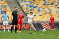 «Козиряцького потрібно прибрати із суддів - він не розбирається в футболі та суддівстві», - екс-динамівець жорстко розкритикував бригаду арбітрів матчу «Кривбас» - «Минай» 