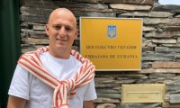 «Окрема подяка Безусу та «Фоззі». Зозуля передав ЗСУ евакомобіль