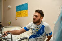 «Динамо» взяло на себе лікування пораненого на війні фаната