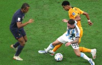 Універсальні солдати: 7 гравців, які змінили позицію на ЧС-2022