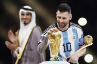 Без Мессі. Легендарний Ван Бастен назвав топ-3 футболістів в історії