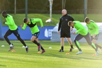 Миколенко розпочав роботу з новим головним тренером: фото з першого тренування Дайча в «Евертоні»