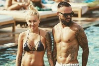 Епатажна дружина екскапітана «Динамо» показала себе повністю оголеною