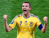 «Футболісти повинні вмирати за синьо-жовту футболку»: стало відомо, як Шевченко та Ребров оцінили матч України