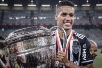 Агент гравця «Шахтаря» подає до суду на «Корінтіанс»