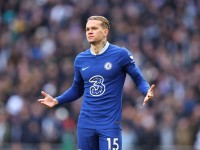 Натуральні форми, чарівний погляд. Що за дівчину з 9 млн підписників Мудрик запросив до Діснейленду?