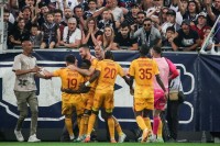 Фанат вдарив гравця, матч перервано. «Бордо» й Ігнатенко не вийдуть до Ліги 2