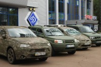 «Динамо» передало ще чотири позашляховики на потреби ЗСУ