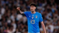 Фіналіст Ліги чемпіонів продовжив контракт із захисником збірної Італії