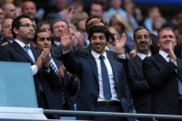 Вдале одруження, туалетний папір і журнали для дорослих – на чому заробляють власники клубів АПЛ