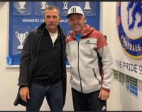 Шевченко зробив фото з рефері, якого підозрюють в співпраці з окупантами: він відвідав благодійну гру легенди