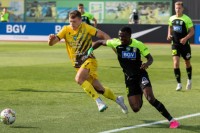 «Рух» вирвав перемогу над «Поліссям» і вийшов на перше місце в УПЛ, «Колос» здолав «Верес» у непростому матчі