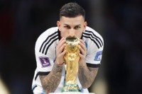 ПСЖ продовжує позбавлятися гравців