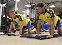 Євро-2024. Другий тренувальний день у Празі збірна України розпочала з ранкових фітнес-занять у двох групах