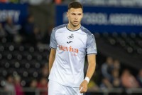 Кухаревич вилетів на місяць-півтора. В «Суонсі» розповіли про травму українця