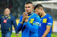 Дружина Зубкова хизується апетитними формами у міні на березі океану – фото спокуси