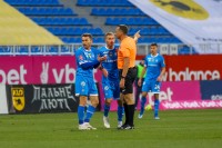 ​«Він завжди тисне руку. Як би там не було, завжди підходить до арбітра, він бачить в арбітрі людину», - Романов про Караваєва