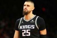 НБА. Поразка «Сакраменто» з Ленем, розгромні перемоги «Сан-Антоніо» та «Юти»