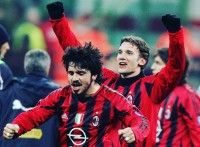 Золоті «нульові»: Шева усміхається крізь сльози, за «Динамо» не соромно проти Бекса і Тотті та ще 28 фото «старої школи» 