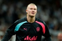 Стало відомо, яка сума відступних прописана в контракті Холанда