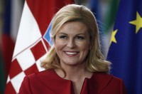 Колишня президентка Хорватії з'явилася на футбольному матчі з прапором київського «Динамо»