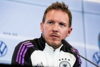 Німці хочуть бачити більше білошкірих футболістів у збірній. Головний тренер обурився