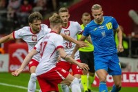 «Їх можна вже відправляти у відпустку»: фанати «рознесли» збірну України за поразку у грі проти Польщі