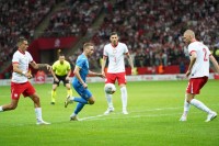 «Біжить, кусається, падає». Вацко пройшовся по грі Ваната у матчі проти збірної Польщі