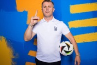 Сергій Ребров: «Стиль гри моєї команди? Для сучасного футболу дуже важлива швидкість. Решту побачите на Євро-2024»