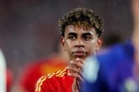 ​У збірній Іспанії спекли торт на честь 17-річчя Ямала