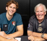 Забарний уклав новий довгостроковий контракт із «Борнмутом»