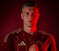 Дорожче за Довбика з українців закордонний клуб перепродував тільки Шевченка