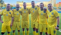 Ребров, Шевченко, Усик та інші знаменитості взяли участь у благодійному матчі – було передано понад 5 мільйонів гривень 