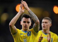 Мудрик і Шапаренко не поділили ігровий номер у збірній України після поразки від Албанії – Ярмоленко розв'язав проблему