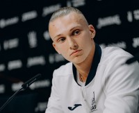 «Кому ти це показуєш? Що це за показуха?». Циганик різко розкритикував захисника збірної України за емоції