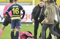 Колишній президент турецького клубу отримав тюремний термін за жорстокий напад на арбітра