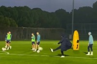 Суркіс поклав майстерний гол племіннику на тренуванні «Динамо» – відео сімейних «розбірок»