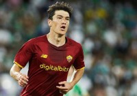 «Він тебе з’їв»: в Італії показали відео, на якому Раньєрі звернувся до головного конкурента Довбика у «Ромі»