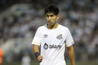 Як грає хавбек «Сантоса» Мігеліто, котрий привернув увагу «Динамо»