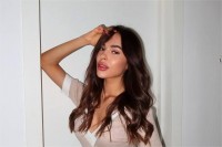 Дівчина Шапаренка вражає сексапільністю на Дні народженні класу VIP – вітала доньку екс-міністра