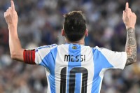 «Барселона» пожертвує трьома гравцями, щоб підписати Мессі